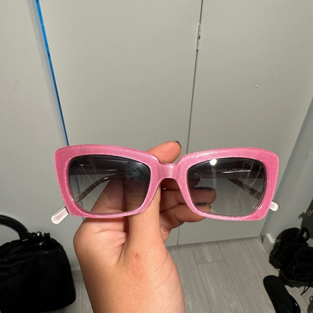 “Who’s who” brand sunglasses